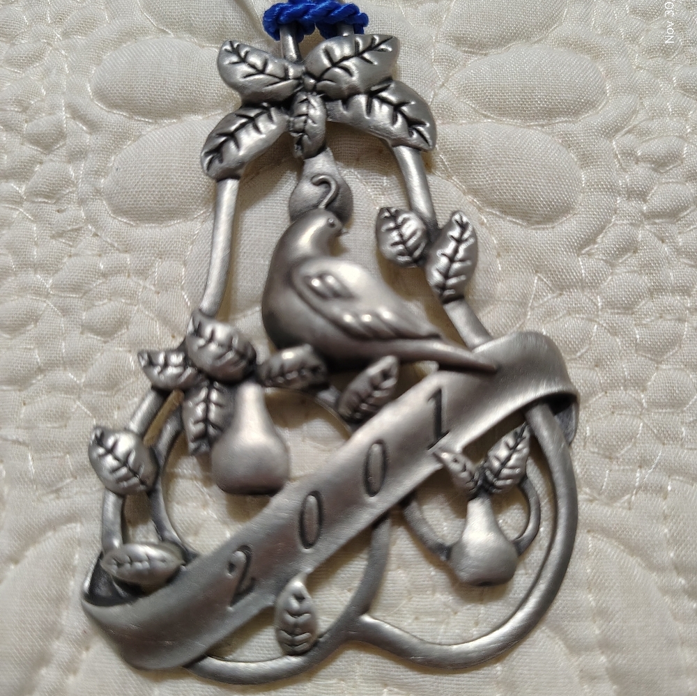 2001 Avon Pewter Christmas Ornament